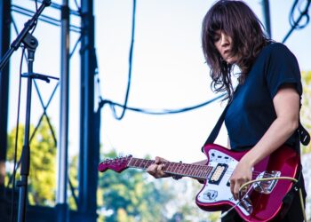 courtney Barnett plays fortress festival - lonesoundmag