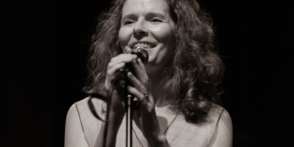 Edie Brickell performs at the Kessler Theater in Dallas - coverage by Lone Sound
